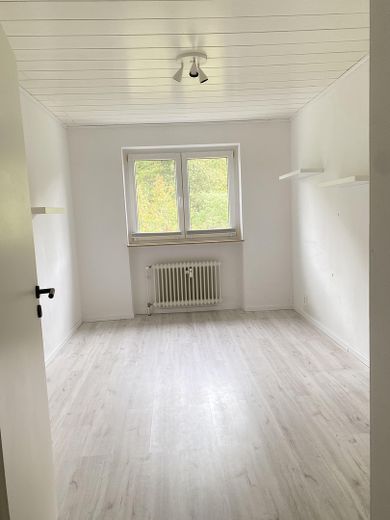 Helle renovierte 3-Zimmer Eigentumswohnung – Kinderzimmer