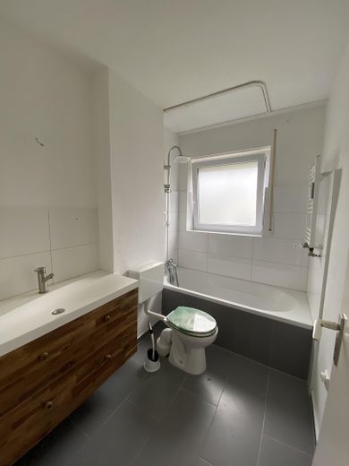 Helle 3 Zimmerwohnung – Badezimmer