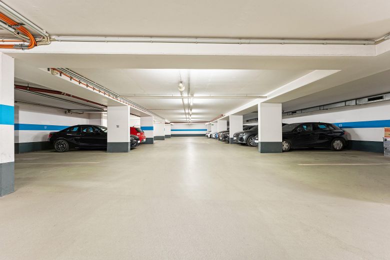 Alexanderplatz: 3 Zimmer, EG, eigner Garten, TG, Möbliert, Doorman – Tiefgarage