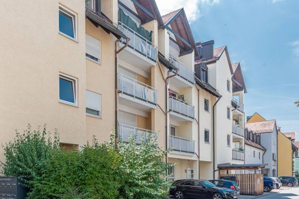 Tranquillo e centrale – appartamento di proprietà con 1 locale, ascensore, cucina componibile e balcone - Landshut-City