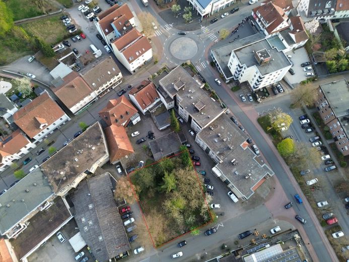 Wohn- und Geschäftshaus mit vielseitigem Nutzungskonzept für Projektentwickler – Vogelansicht