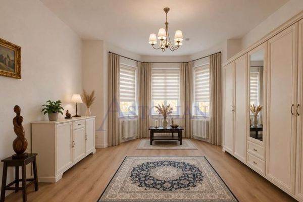 Neuer Preis!
Wunderschöne 4-Zimmer-Wohnung
im nachgefragten Berliner Westend