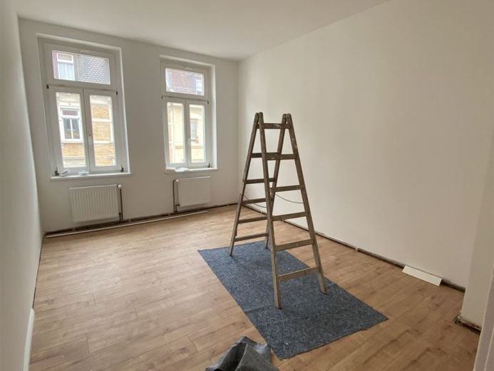 Markkleeberg*
tlw. neu renoviert* gemütliche 2 Zi-Whg* Tageslichtbad mit Wanne* Stellplatz – फोटो 1