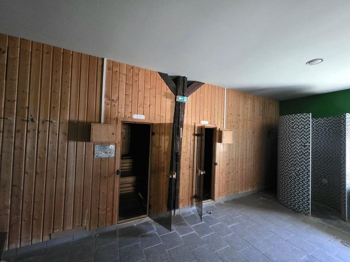 Gewerbefläche mit Sauna/Massageräume in Reetdach-Fachwerkhaus – Foto 4