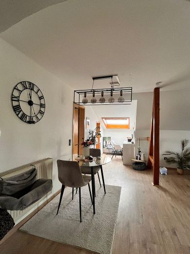 spaziosa casa plurifamiliare con garage a Maxhütte-Haidhof – OG-Essbereich