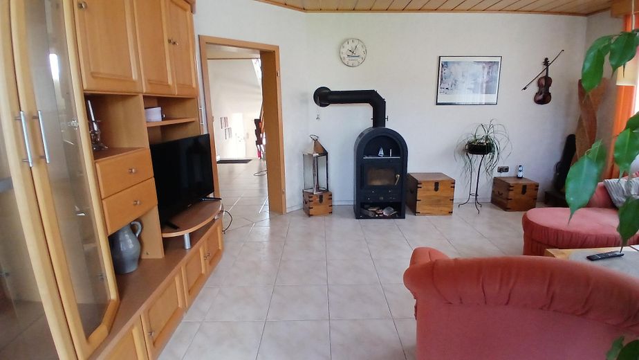 Wohnzimmer mit Kaminofen