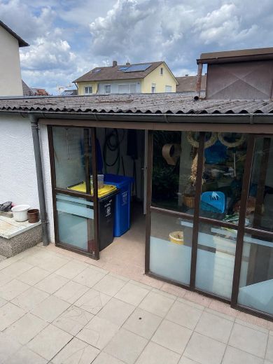 Ben curato appartamento di 3 locali al piano terra con veranda e ampio giardino – Foto 20