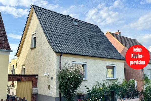 HORN IMMOBILIEN ++ Neubrandenburg, Am Blumenborn, Haus mit Einliegerwohnung in guter Lage