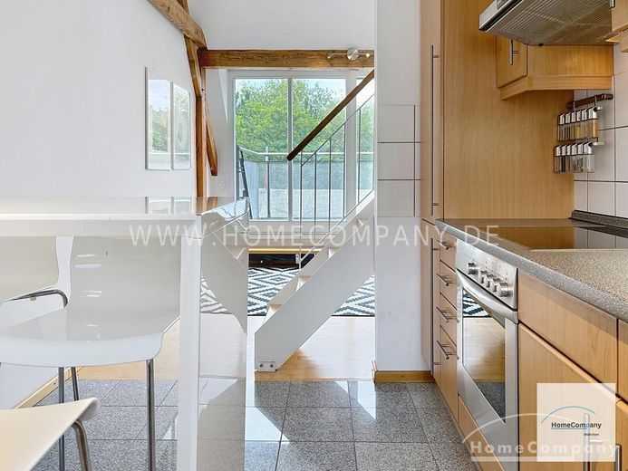 Helle, modern möblierte 1,5-Zimmer-Dachgeschoss-Maisonette-Wohnung mit Südbalkon in Schwabing – 8b7877cd8fae9b299fc742a9838975015ffa35ac.jpg