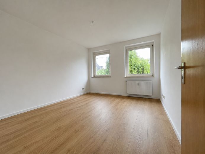 Zimmer 2 - Blick zum Fenster