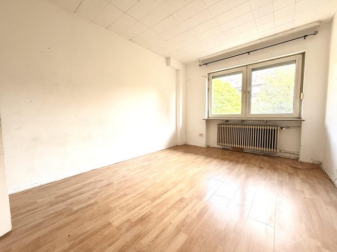 Viel Raum für Familie oder Investment – leere 4 Zimmer-Wohnung mit großem Balkon + PROVISIONSFREI + – Raum 4