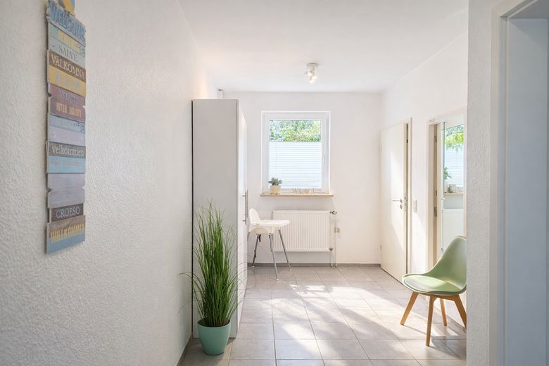 Sofort bezugsfertiger Bungalow 90 qm in 21244 Holm-Seppensen – Bungalow Flur
