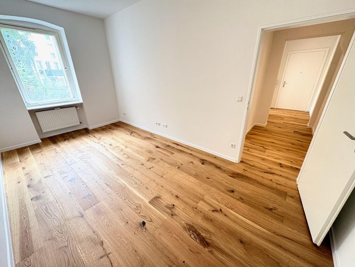 Sofort bezugsfertig und vollständig modernisierte 2 Zimmer Wohnung – Schlafzimmer