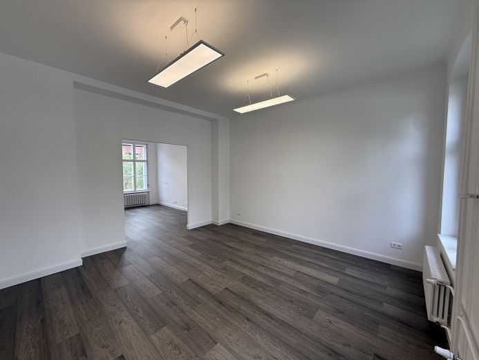 Commercial space for medical practice, practice, cosmetics, massage, office or law firm in RUDOW, 160 m2 for rent – großer Raum