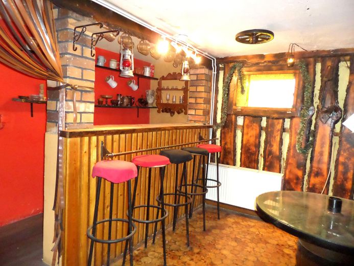 Sotto i 150.000 €: casa familiare di 131 m² con 4 camere da letto, 2 bagni e 2 garage – senza commissioni – Bar/Hobbyraum