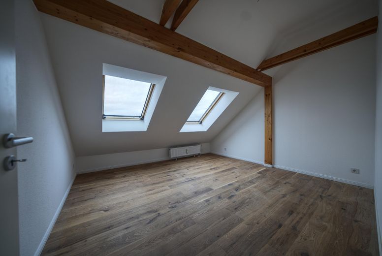 Lutherstraße: 2-Zimmer-Maisonette, fugenloses Bad, tolle Aussicht, Nobilia EBK – Schlafzimmer II