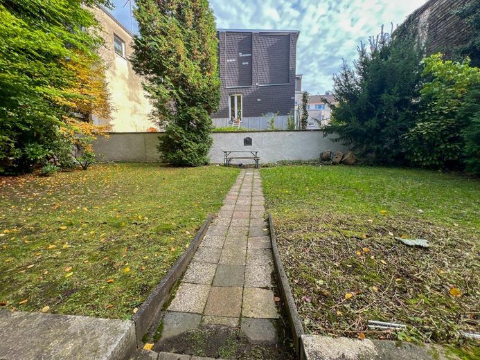 Vermietete WG-Wohnung mit offener Wohnküche (Kapitalanlage) – Garten