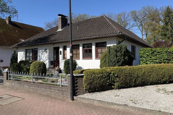 Großzügiger Bungalow mit Gartenidylle und Garage in Bad Fallingbostel