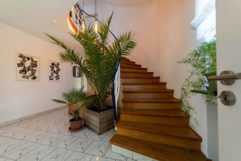 Flur EG mit Eichentreppe