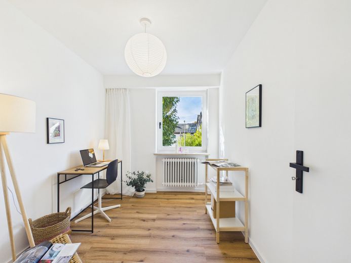 Modernisiertes Reihenmittelhaus – Büro oder 2. Kinderzimmer