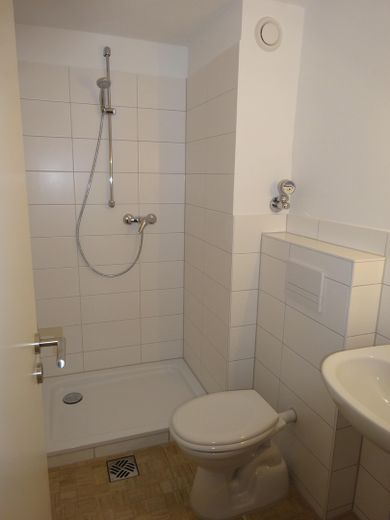 1-Zimmer-Apartment in Berlin Tempelhof - perfekt für Studierende – Duschbad