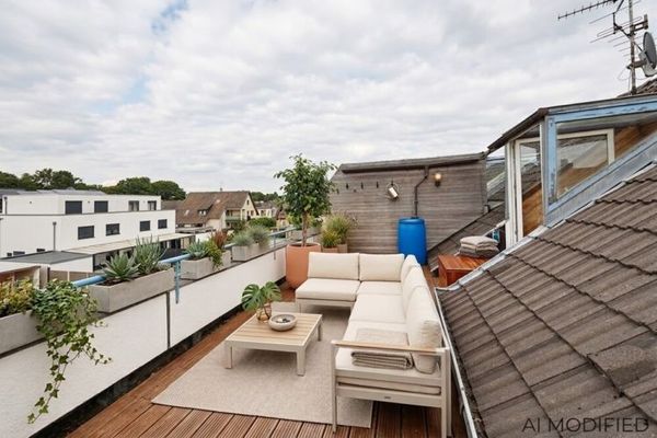 Maisonette-Wohnung mit Galerie, großer Terrasse und Garage