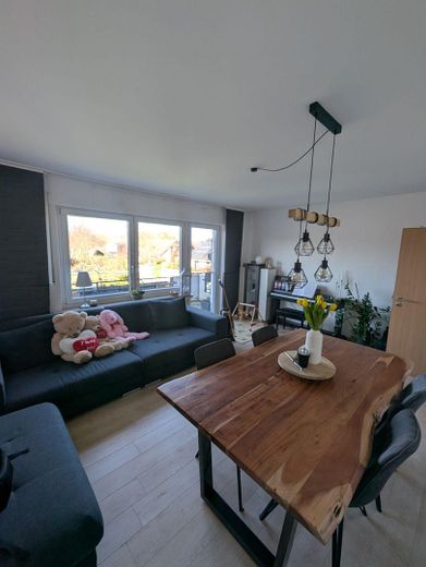 Wohnzimmer mit Essbereich