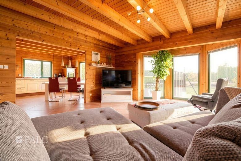 +++ Natur pur &amp; Design: Hochwertiges Fullwood-Wohnblockhaus mit Weitblick in Ostseenähe +++ – Wohnzimmer I