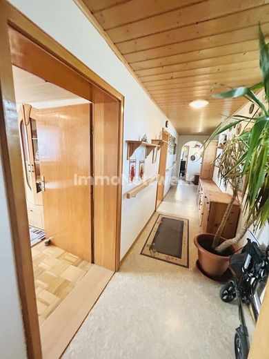 *Ländlicher Bungalow mit viel Potenzial - auf einer Ebene wohnen, naturnah leben* – Hauptflur