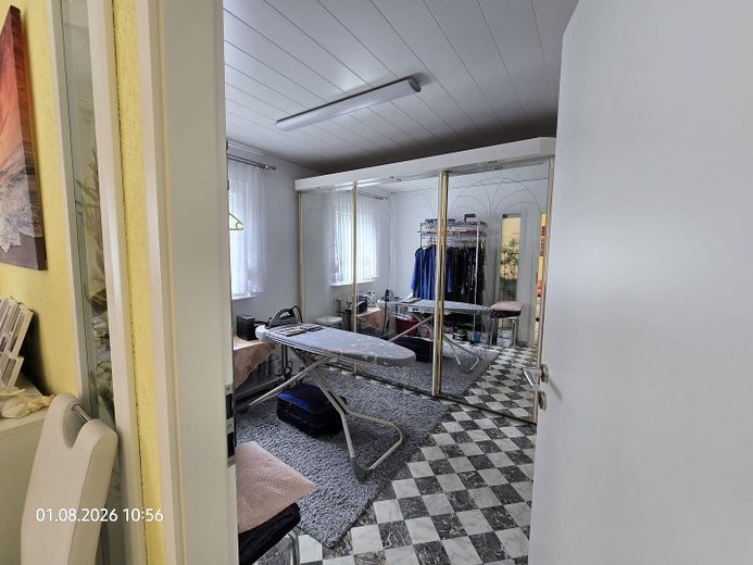Casa unifamiliar bien cuidada con luminoso apartamento abuhardillado – Foto 20