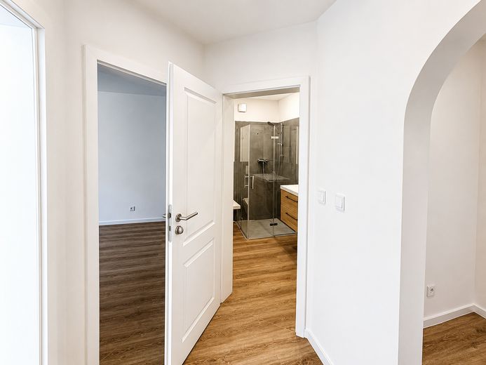 Beautifully renovated old building with underfloor heating and garden share – first occupancy in Gohlis – Flur