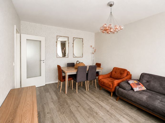3- Zimmer Wohnung mit Balkon – Wohnzimmer 2