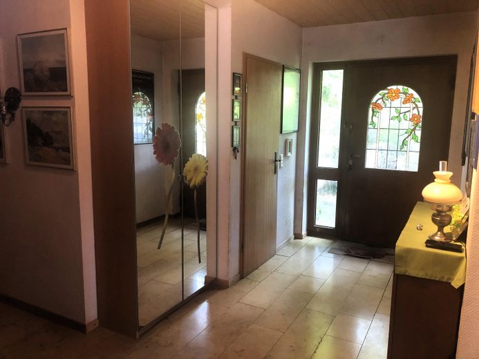 Hauseingang mit Garderobe