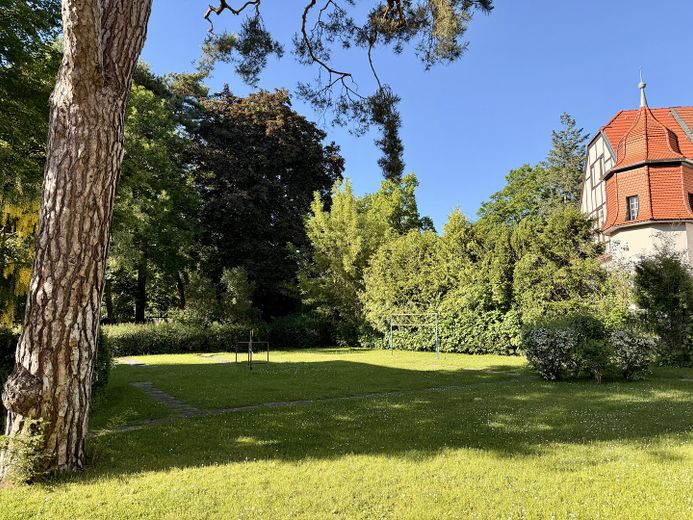 Wannsee · Erstbezug nach Kernsanierung · 3-Zi-Wohnung mit Süd-West-Balkon im Grünen · provisionsfrei – Gemeinschaftsgarten 2