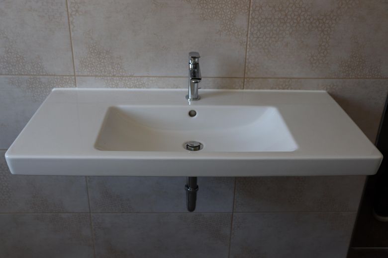 Neubau-DHH in Magdeburg-Diesdorf / familienfreundlicher Garten / Photovoltaik / 2 Stellplätze – waschtisch Villeroy & Boch