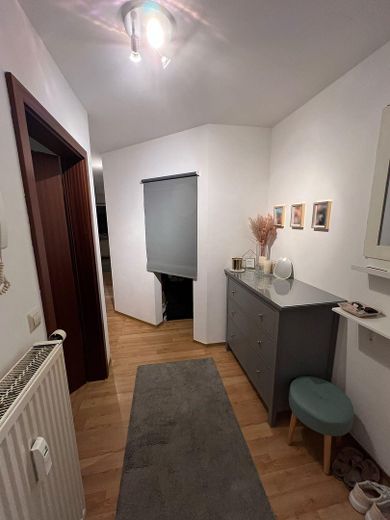 2,5-Zimmerwohnung - gut vermietet - Kapitalanlage - provisionsfrei – Eingangsbereich