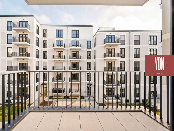 YON BERLIN - Moderne 2-Zimmer-Neubauwohnung mit EBK und sonnigem BALKON in Berlin-Friedenau – Balkon