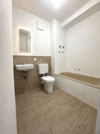 Top Gelegenheit! Sanierte 1 ZKB mit Lodgia Kapitalanlage oder Eigennutz – Badezimer