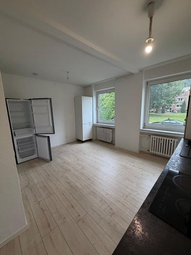 Sonnige Erdgeschosswohnung mit 2 Balkonen – Küche