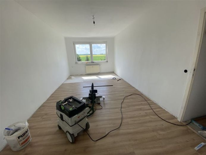 Burkartshain* helle 3 Zimmer-Wohnung* Tageslichtbad* sep. Küche* 1.OG* zum Teil neuer Fussboden – Foto 1