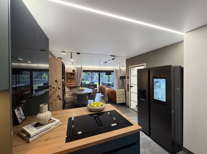 Casa a schiera terminale di lusso | 225 m² | Ristrutturata a nuovo nel 2025 | Classe A+ | FV + Swim Spa – Wohnen/ Essen
