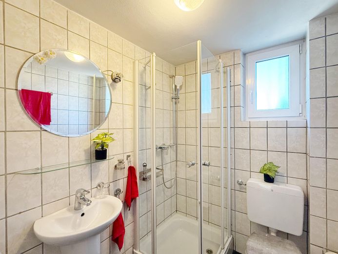 IHR NEUES ZUHAUSE – Gäste-Bad