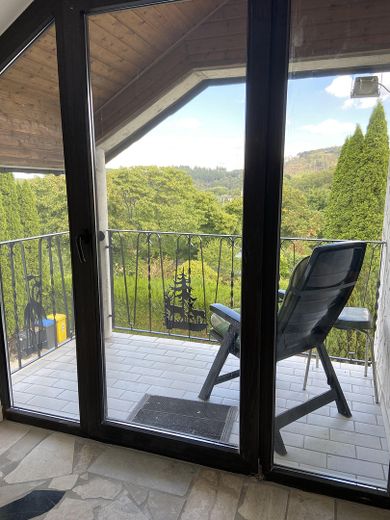 Haus im Grünen mit viel Platz zur verwirklichung ihrer Träume – Obergeschoss Balkon