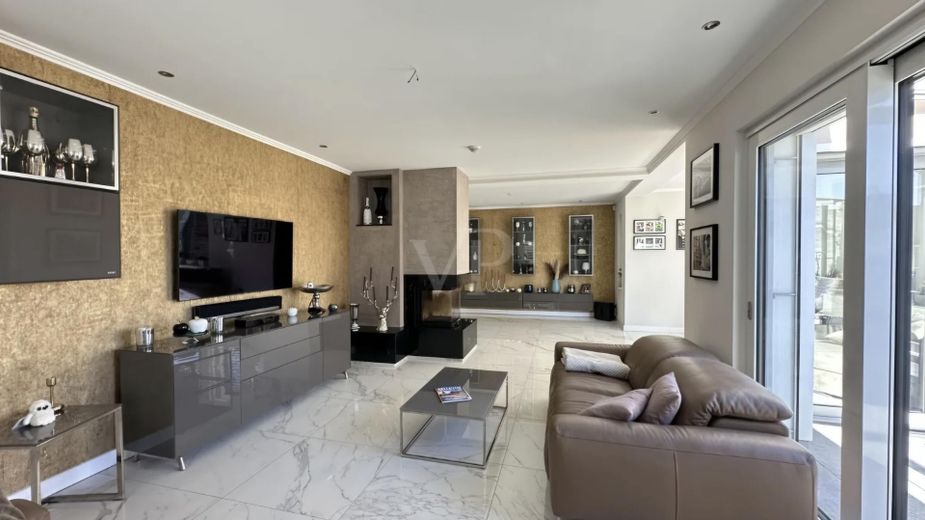 Villa urbana con estilo, tecnología moderna y confort exclusivo – Wohnzimmer