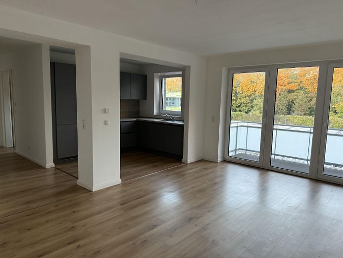 Moderne und Großzügige 2-Zimmer-Wohnung mit Balkon im Herzen von Pinneberg – Foto 2