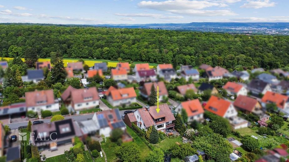 RESERVIERT***Settmarshausen - Ein- bis Zweifamilienhaus mit großem Garten und Doppelgarage*** – Außenansicht