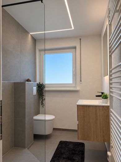 Świeżo zmodernizowane mieszkanie 3-pokojowe z balkonem – pierwsze zasiedlenie i bez prowizji – Bad