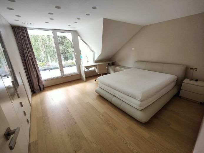 Designer Maisonette-Wohnung nähe Zoopark mit Blick ins Grüne, Fussbodenheizung, Kamin, Terrasse – Kinderzimmer