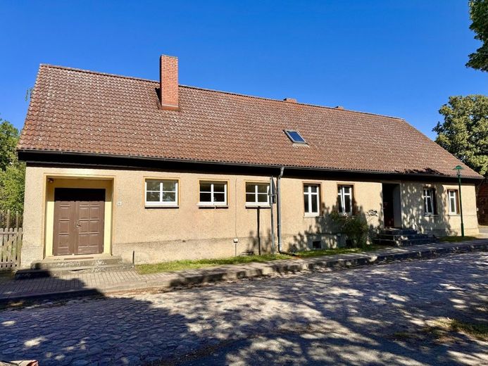 HORN IMMOBILIEN ++ RESERVIERT++großes Haus bei Carmzow bei Prenzlau, sehr ruhige Lage – Hausansicht