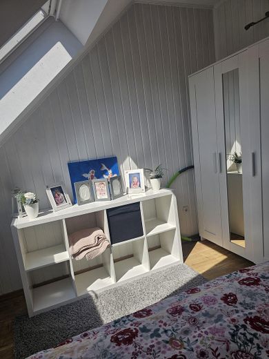 Großzügiges Haus in Alleinlage mit großem Garten – Schlafzimmer 2 OG